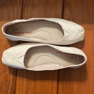 Sketchers White plush lined Bobs ballet flats